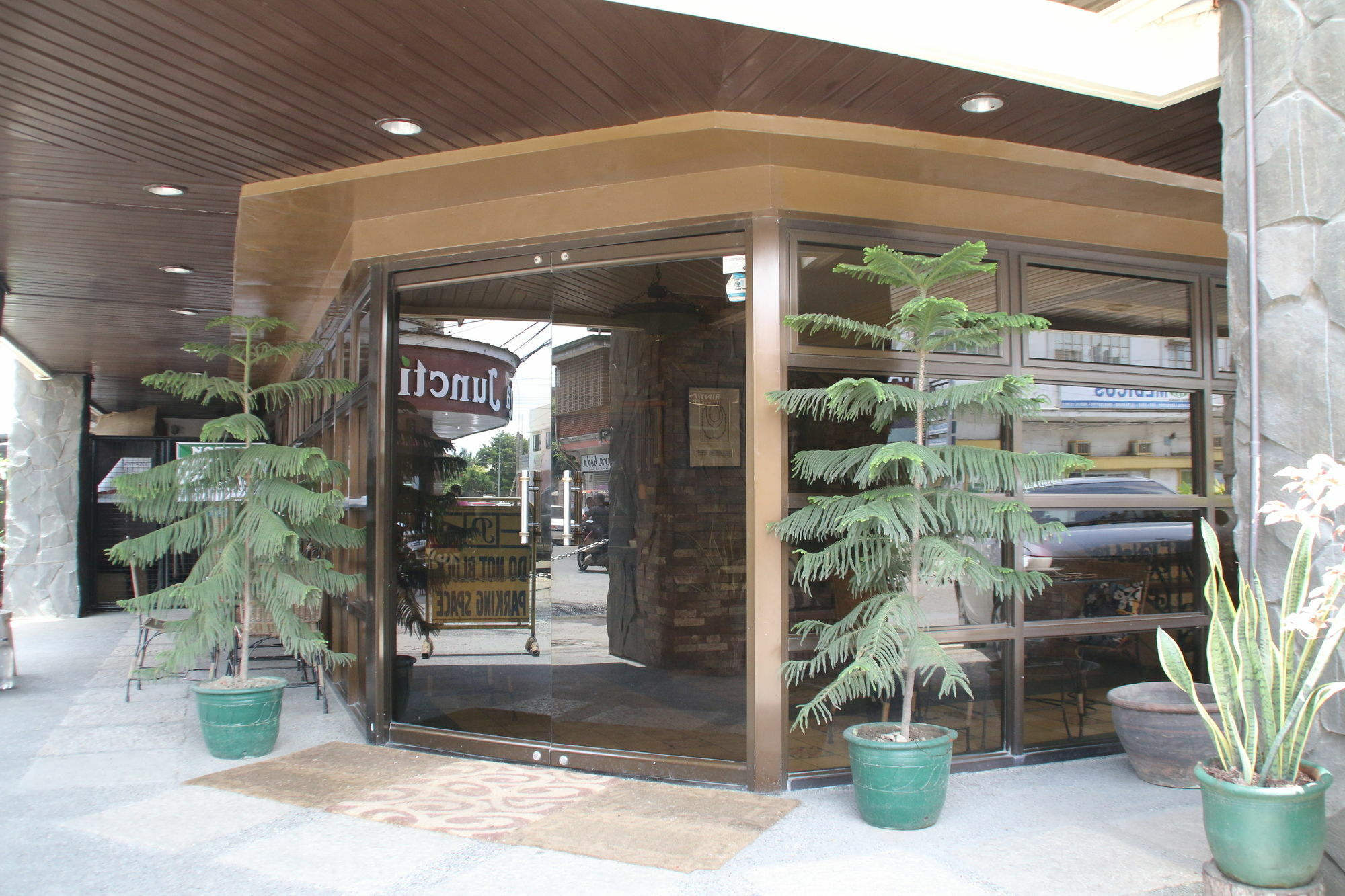 Roxas President'S Inn Экстерьер фото